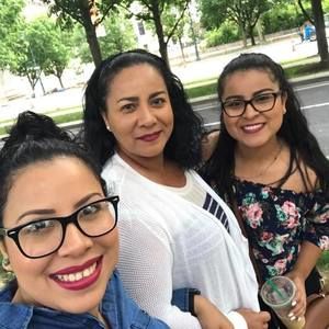 Meet your Posher, Adela